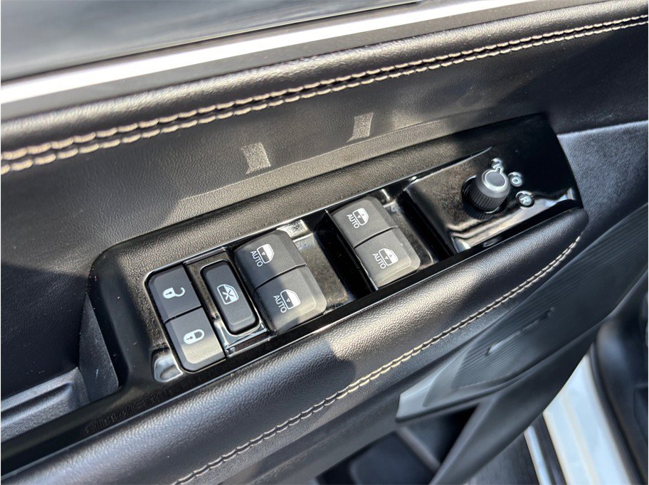 Used 2024 Jeep Wagoneer Series II AWD/4WD image 24
