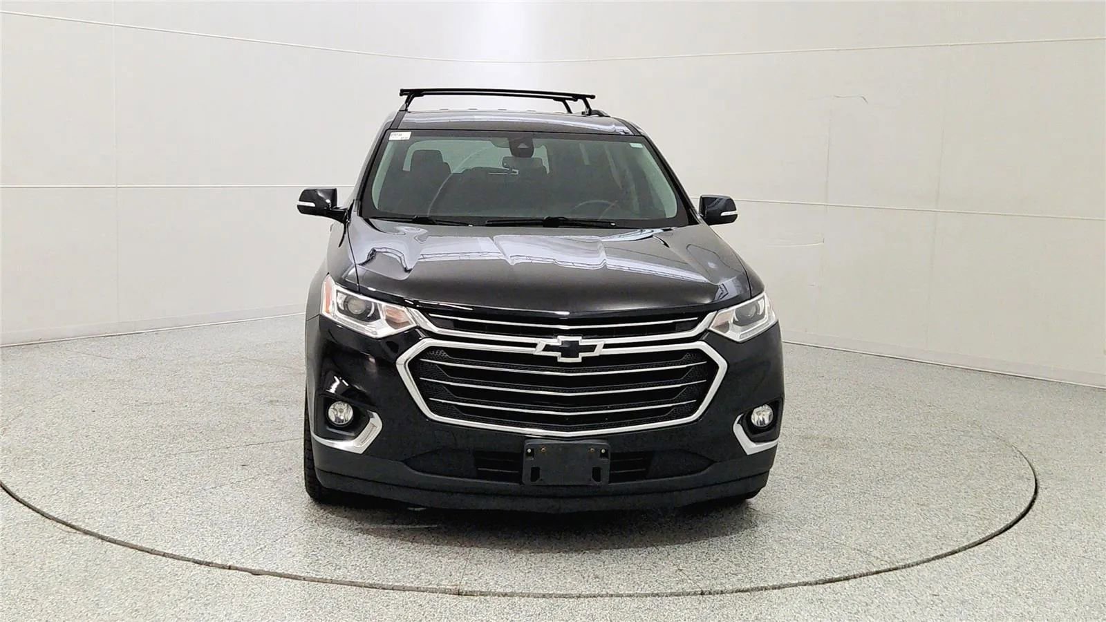Used 2018 Chevrolet Traverse LT image 2