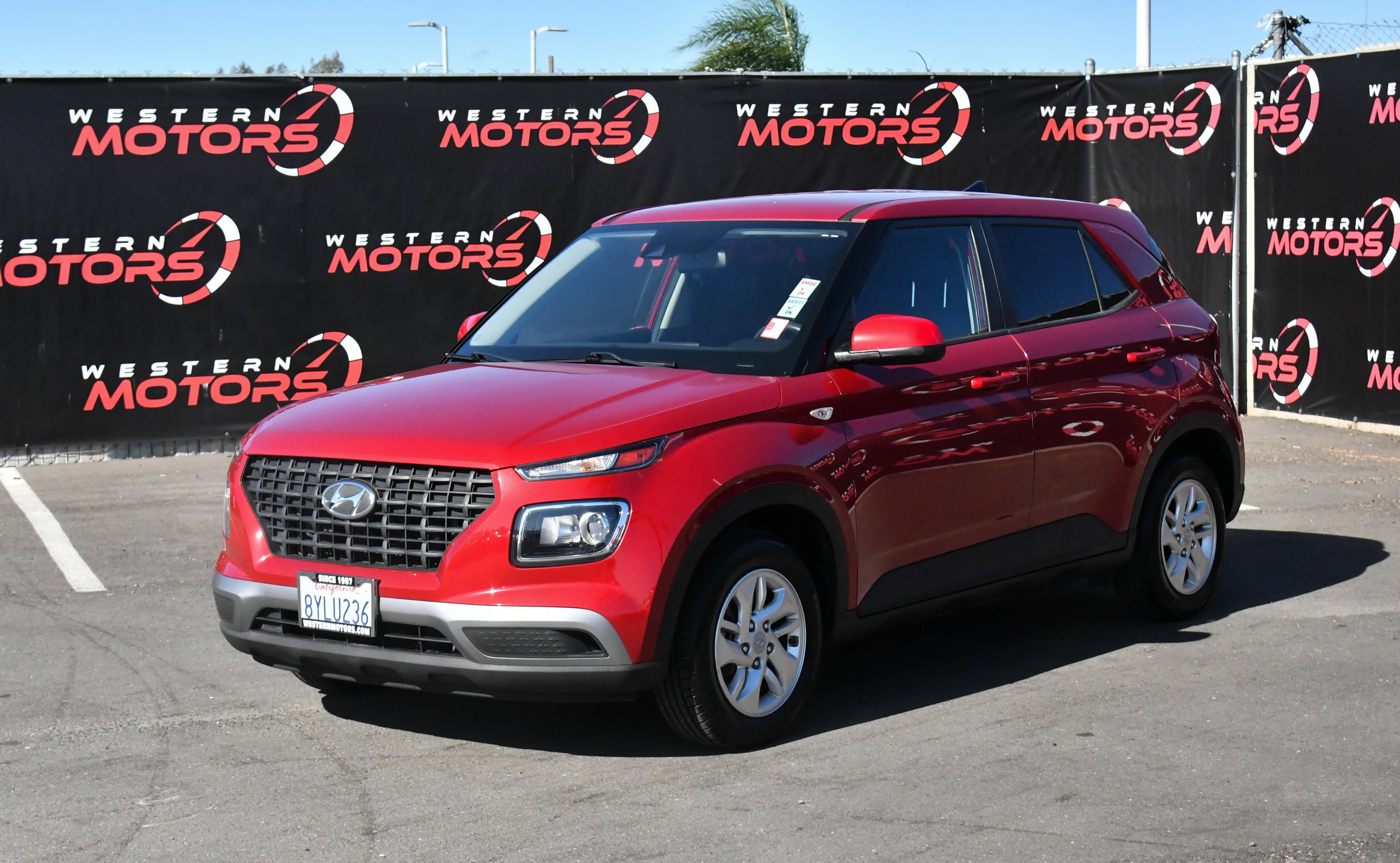 Used 2022 Hyundai Venue SE w/ Cargo Package FWD image 3