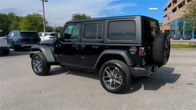 Used 2025 Jeep Wrangler Sport S w/ Convenience Group image 18