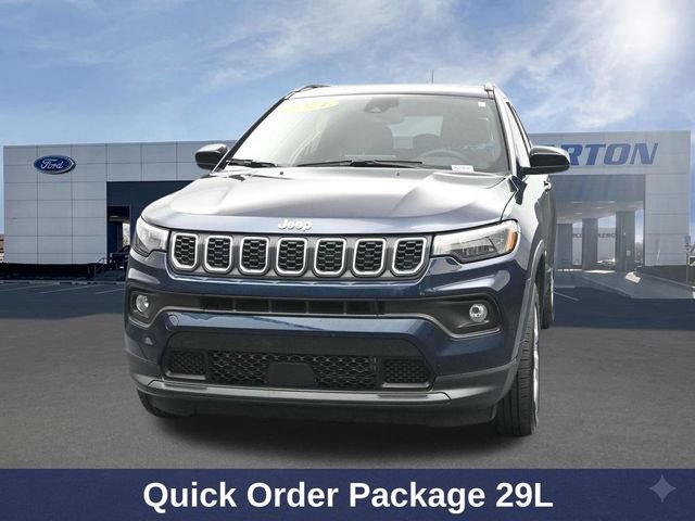 Used 2024 Jeep Compass Latitude AWD/4WD image 3