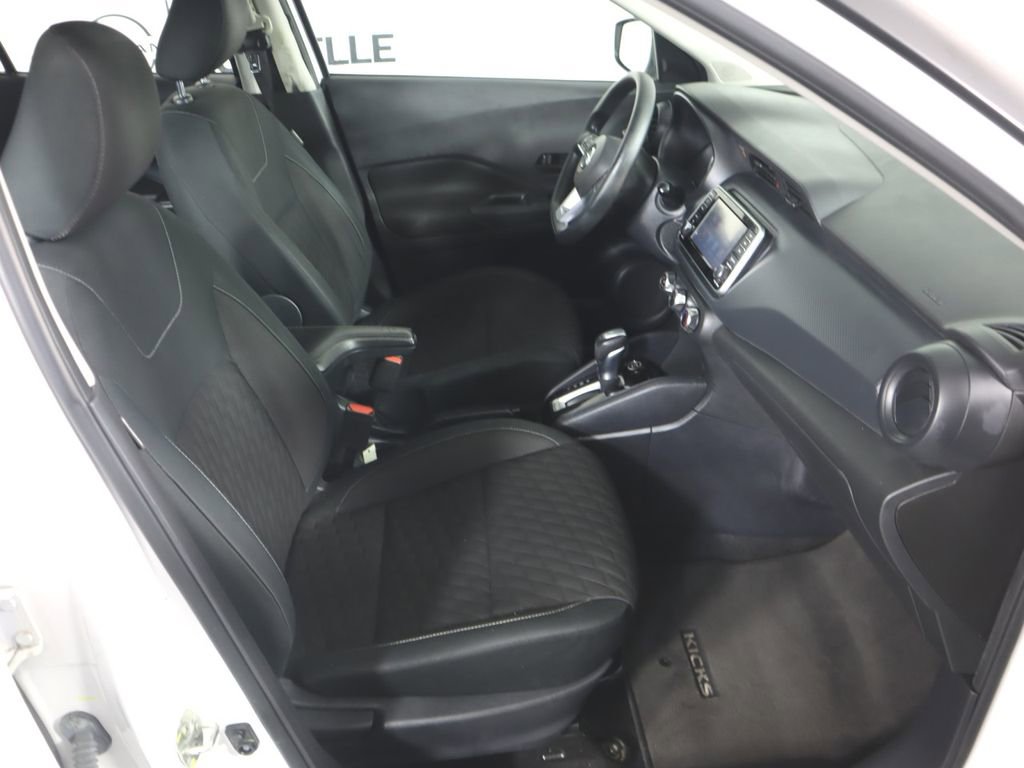 Used 2021 Nissan Kicks S image 28