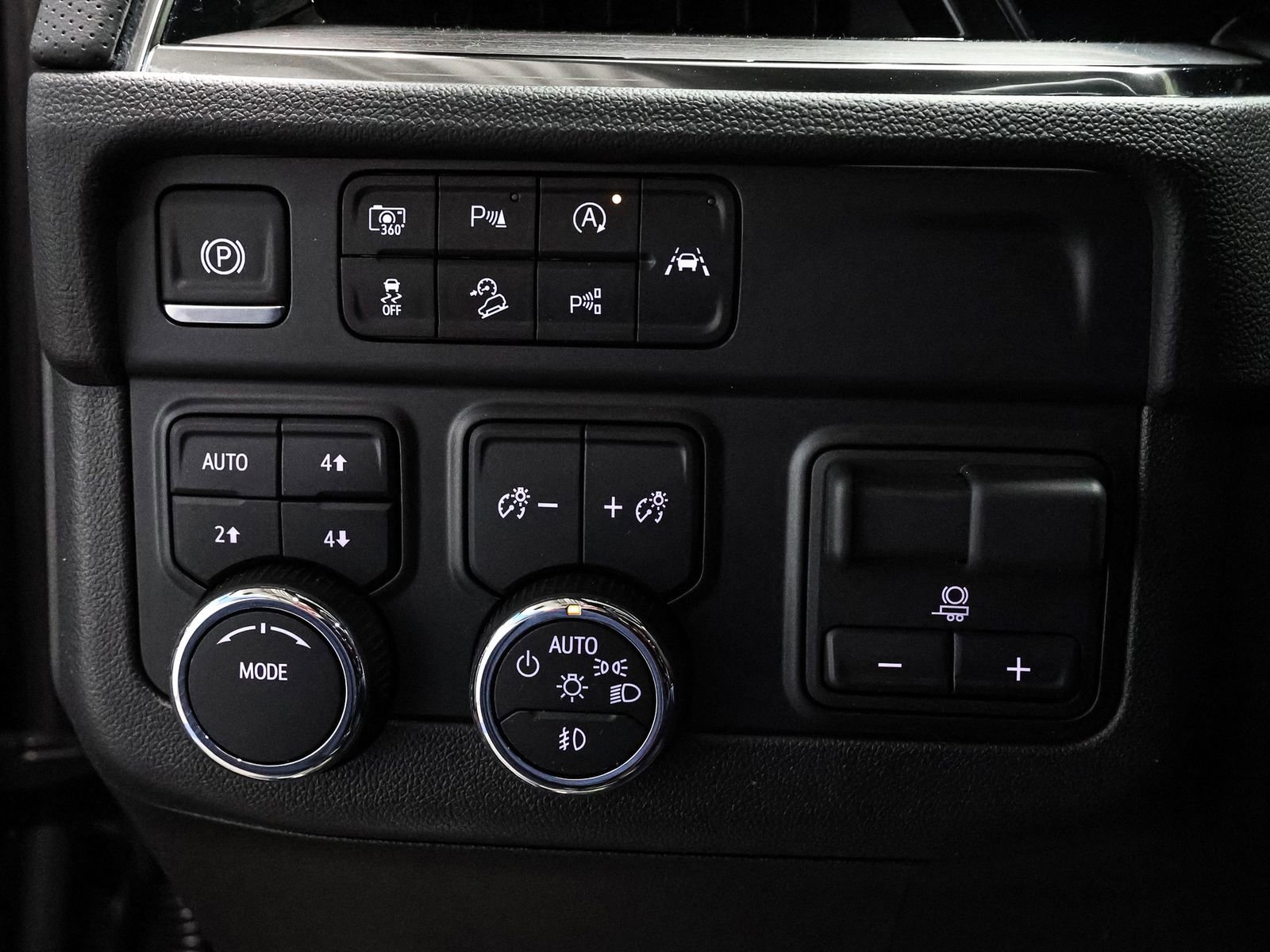 Used 2025 Chevrolet Tahoe Premier w/ Sun And Tow Package image 32