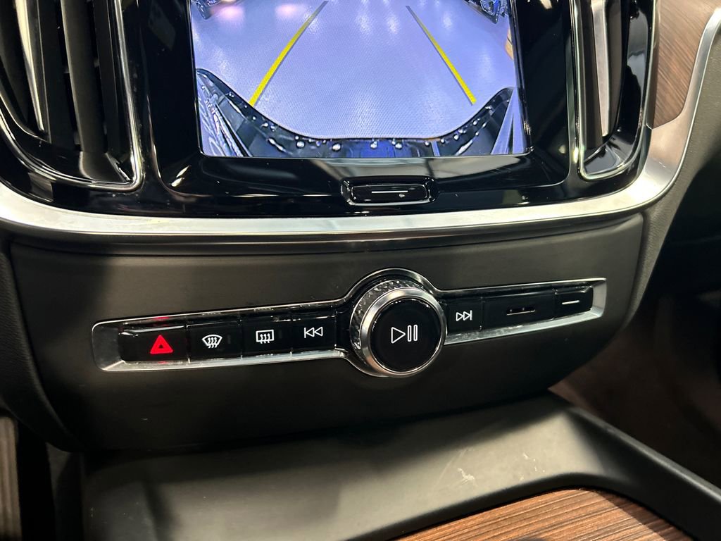 Certified 2023 Volvo S60 B5 Plus w/ Climate Package image 17