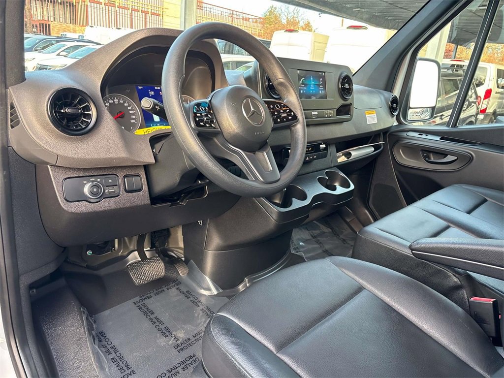 Used 2022 Mercedes-Benz Sprinter 4500 image 16
