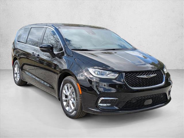 New 2026 Chrysler Pacifica Limited image 9