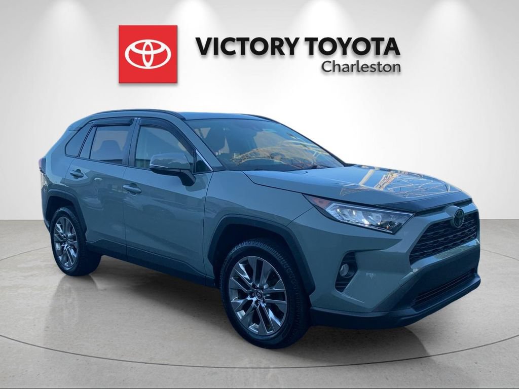 Used 2020 Toyota RAV4 XLE Premium AWD/4WD image 5