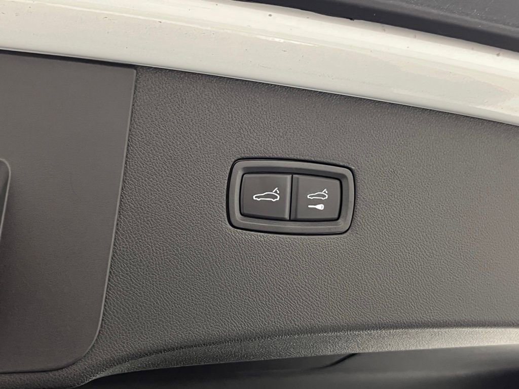 Used 2023 Porsche Cayenne Coupe image 39
