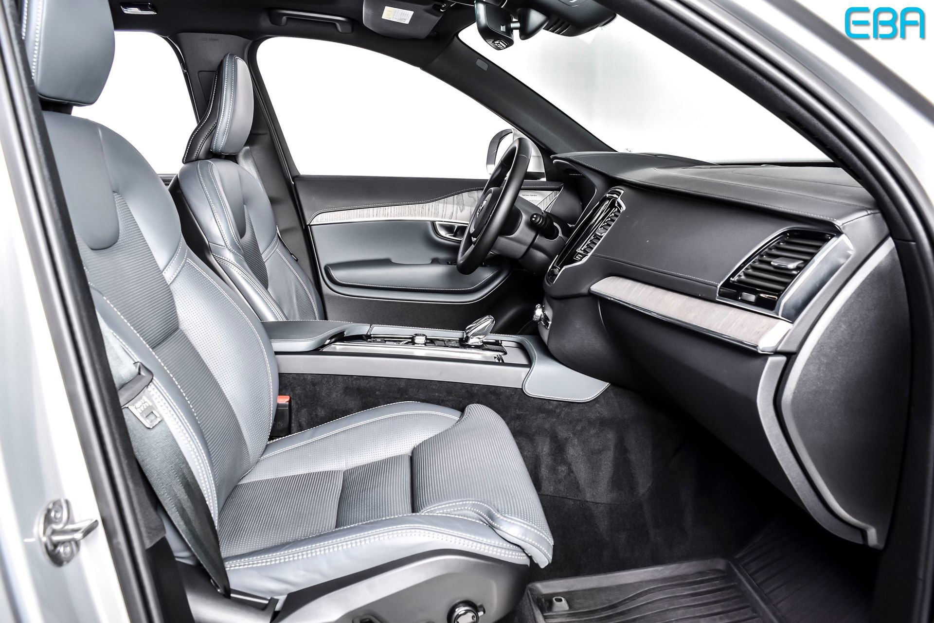 Used 2024 Volvo XC90 T8 Ultimate w/ Protection Package AWD/4WD image 25