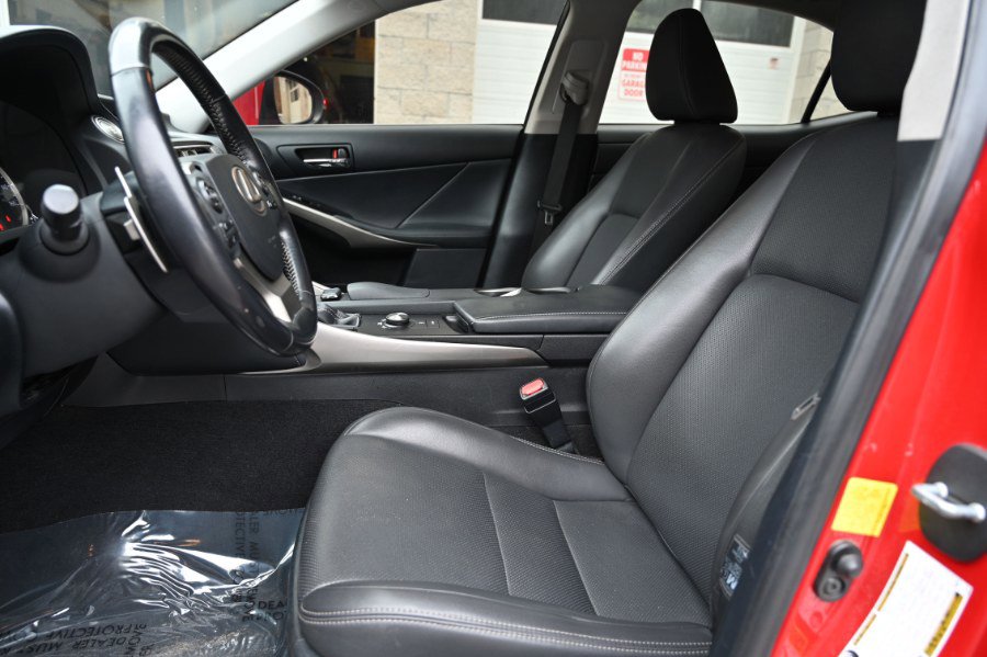 Used 2016 Lexus IS 300 4dr Sdn AWD w/ Navigation System Package image 14