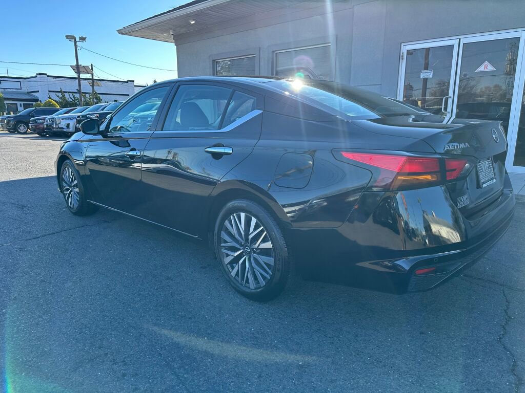 Used 2023 Nissan Sentra SR w/ SR Premium Package image 5