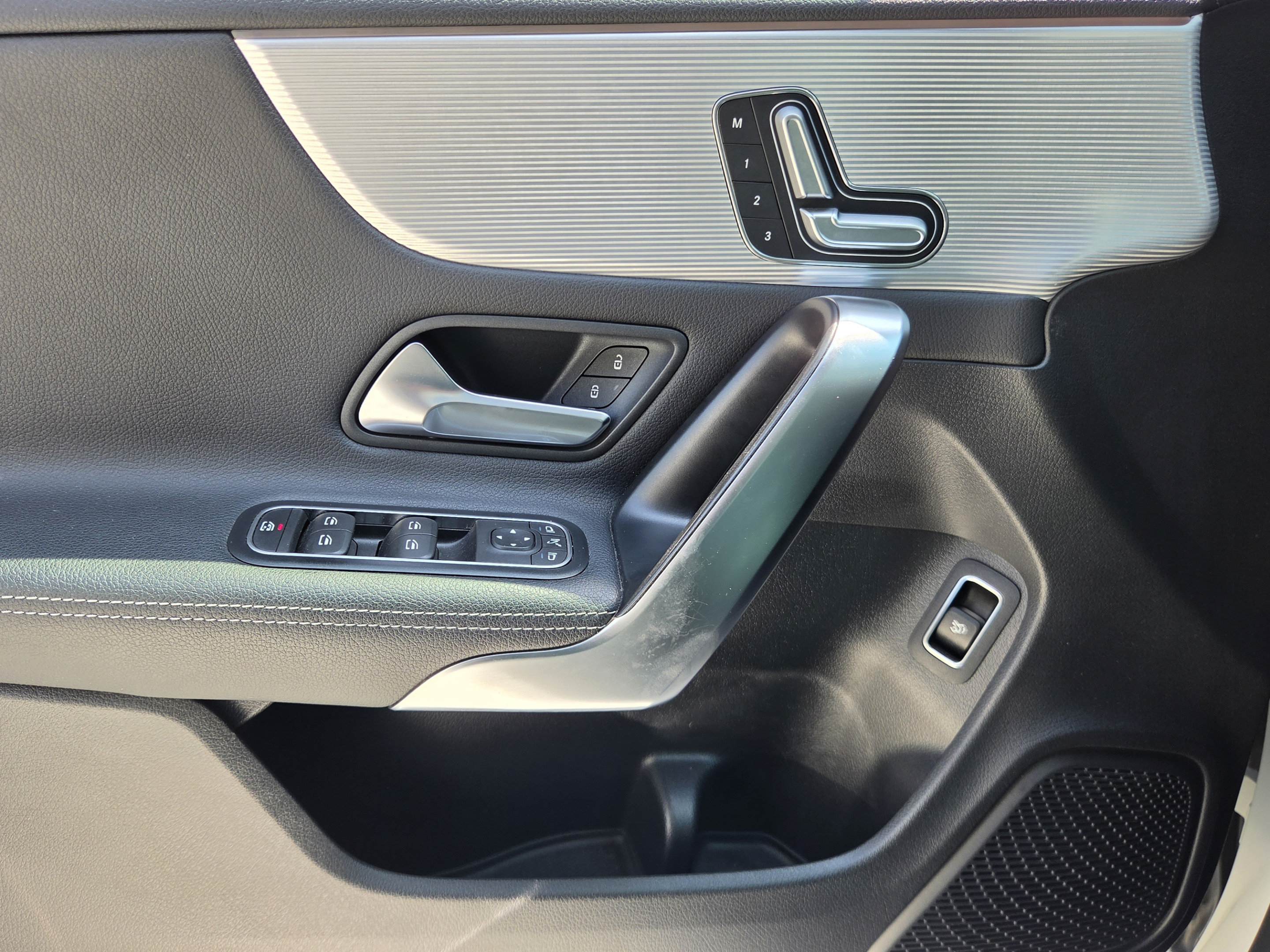 Used 2021 Mercedes-Benz CLA 250 image 27