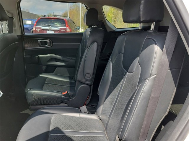 Used 2022 Kia Sorento EX w/ Panoramic Sunroof Package image 27