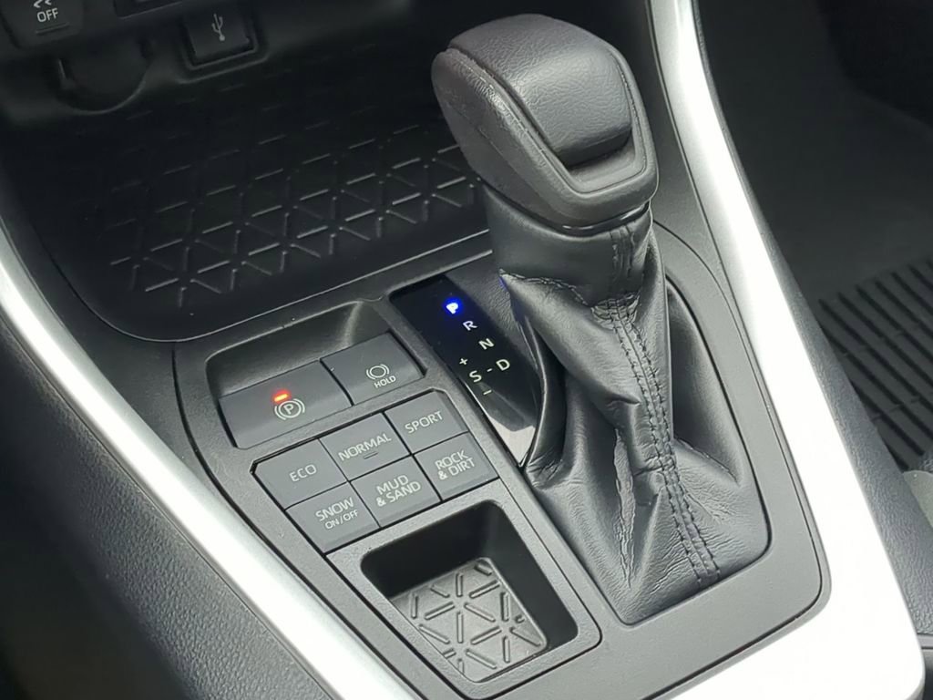 Used 2021 Toyota RAV4 XLE image 23