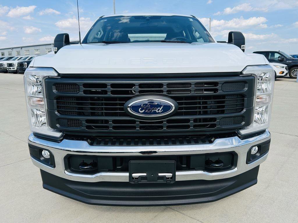 New 2026 Ford F250 XL w/ XL Chrome Package image 26