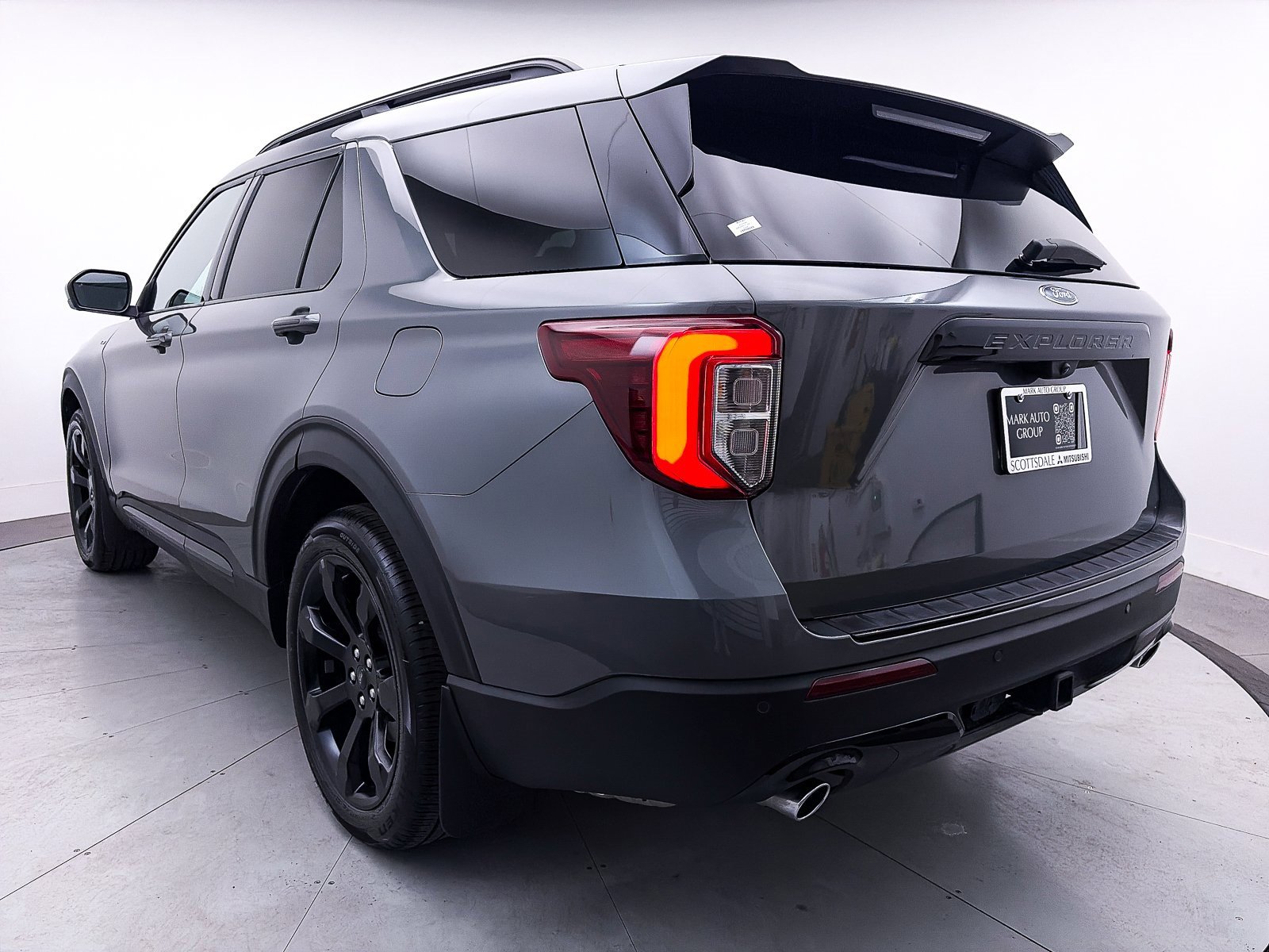 Used 2023 Ford Explorer ST-Line w/ Class IV Trailer Tow Package image 14