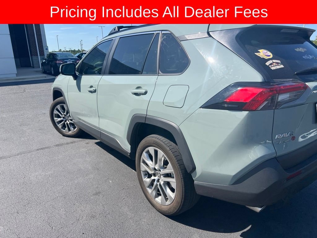 Used 2023 Toyota RAV4 XLE Premium FWD image 4