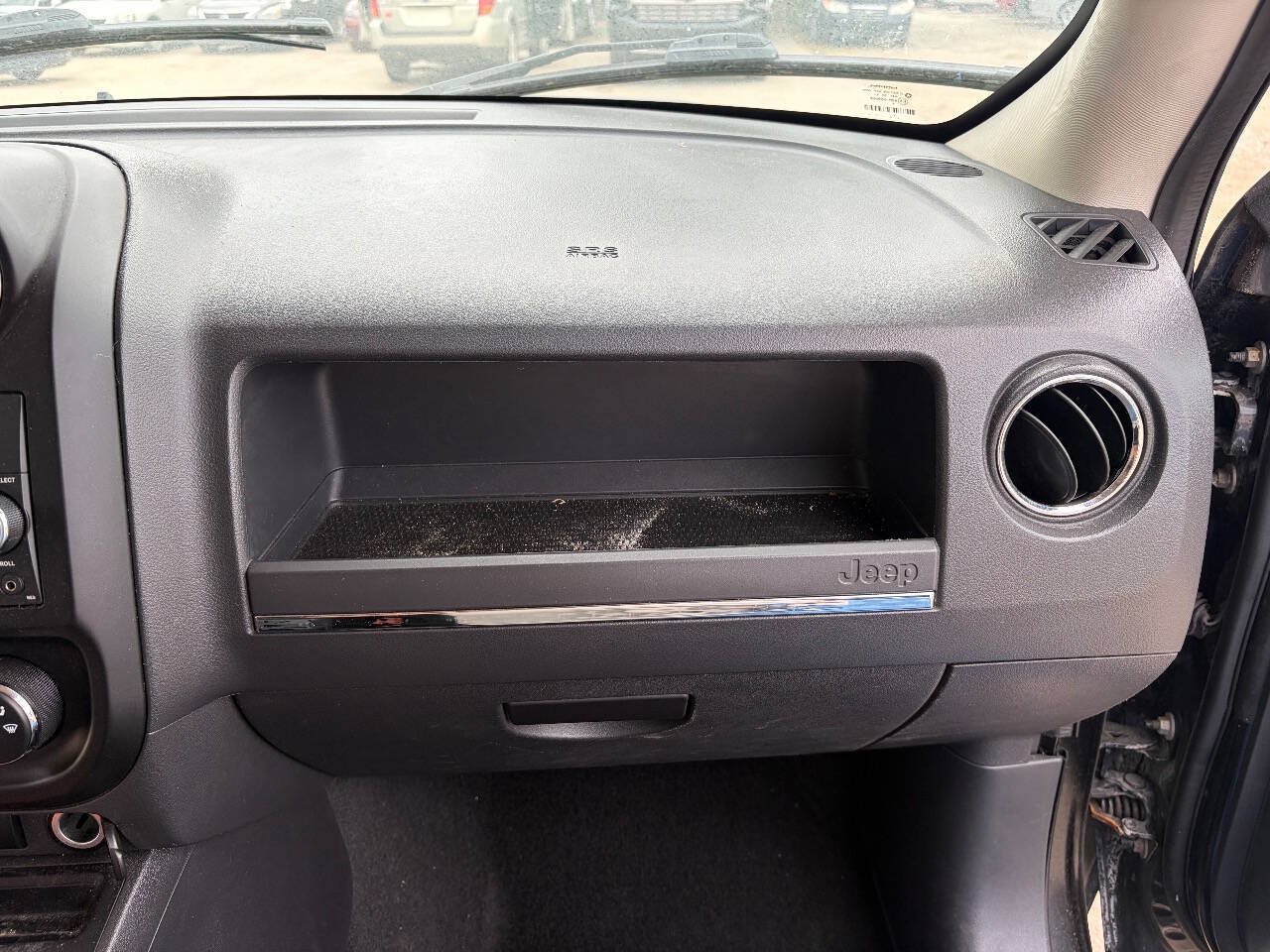Used 2010 Jeep Patriot Sport FWD image 19