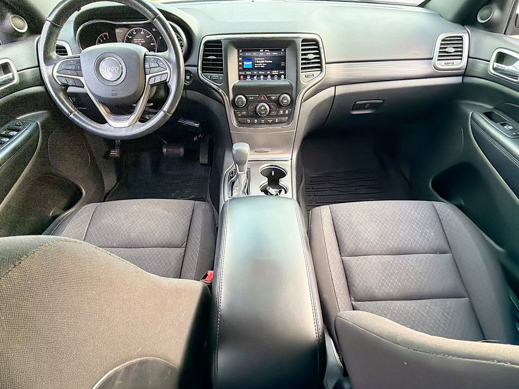 Used 2019 Jeep Grand Cherokee Laredo w/ Security & Convenience Group image 10