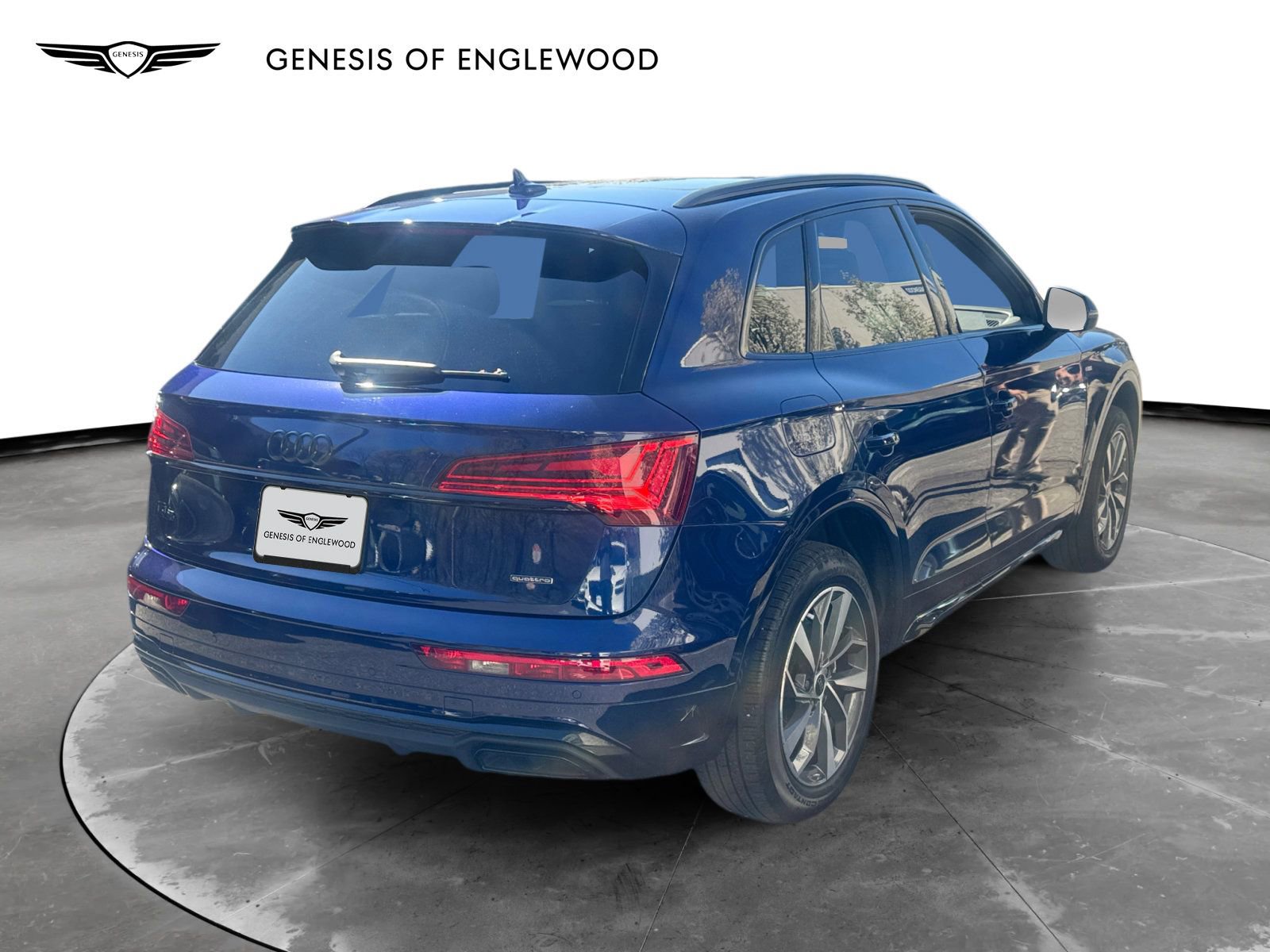 Used 2024 Audi Q5 2.0T Premium w/ Summer of Audi Package image 9