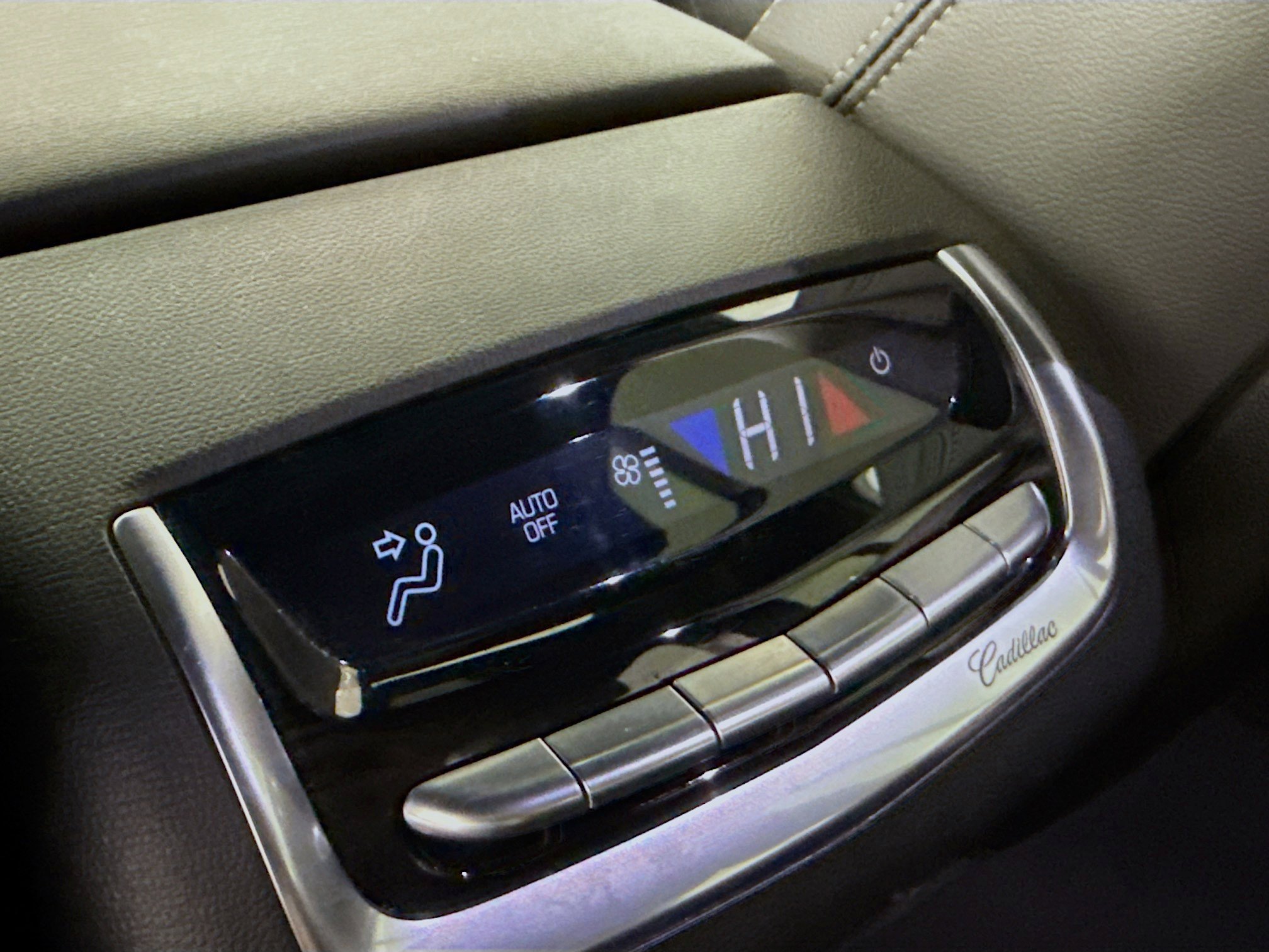 Used 2024 Cadillac XT6 Luxury image 30