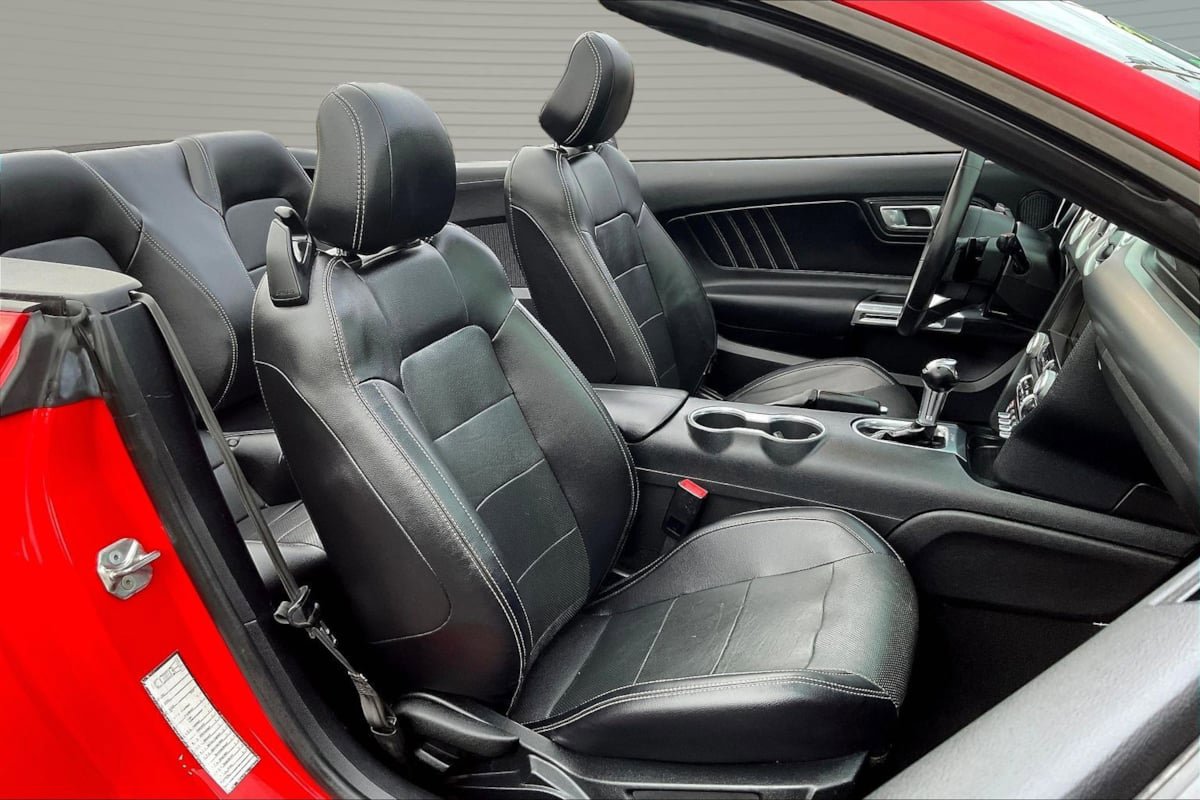 Used 2019 Ford Mustang Premium RWD image 27