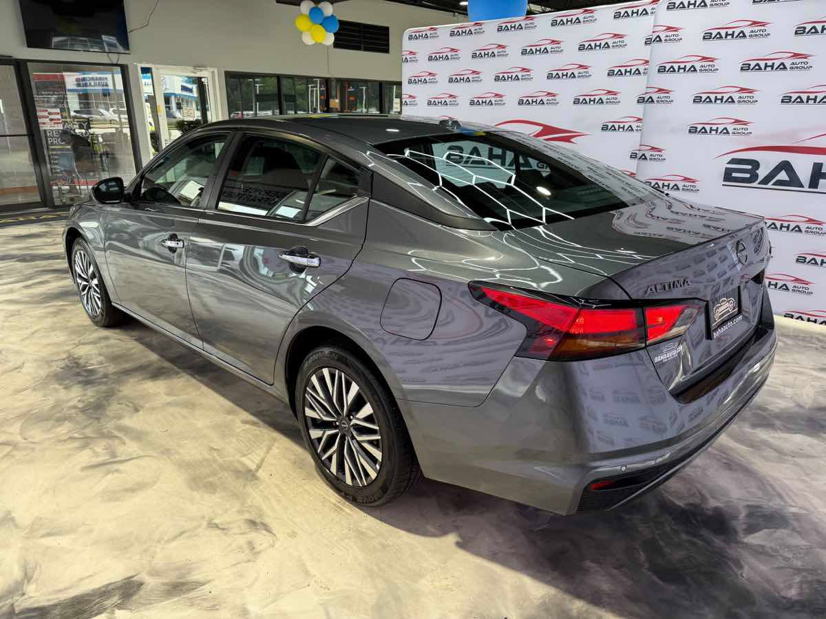 Used 2025 Nissan Altima 2.5 SV AWD/4WD image 8