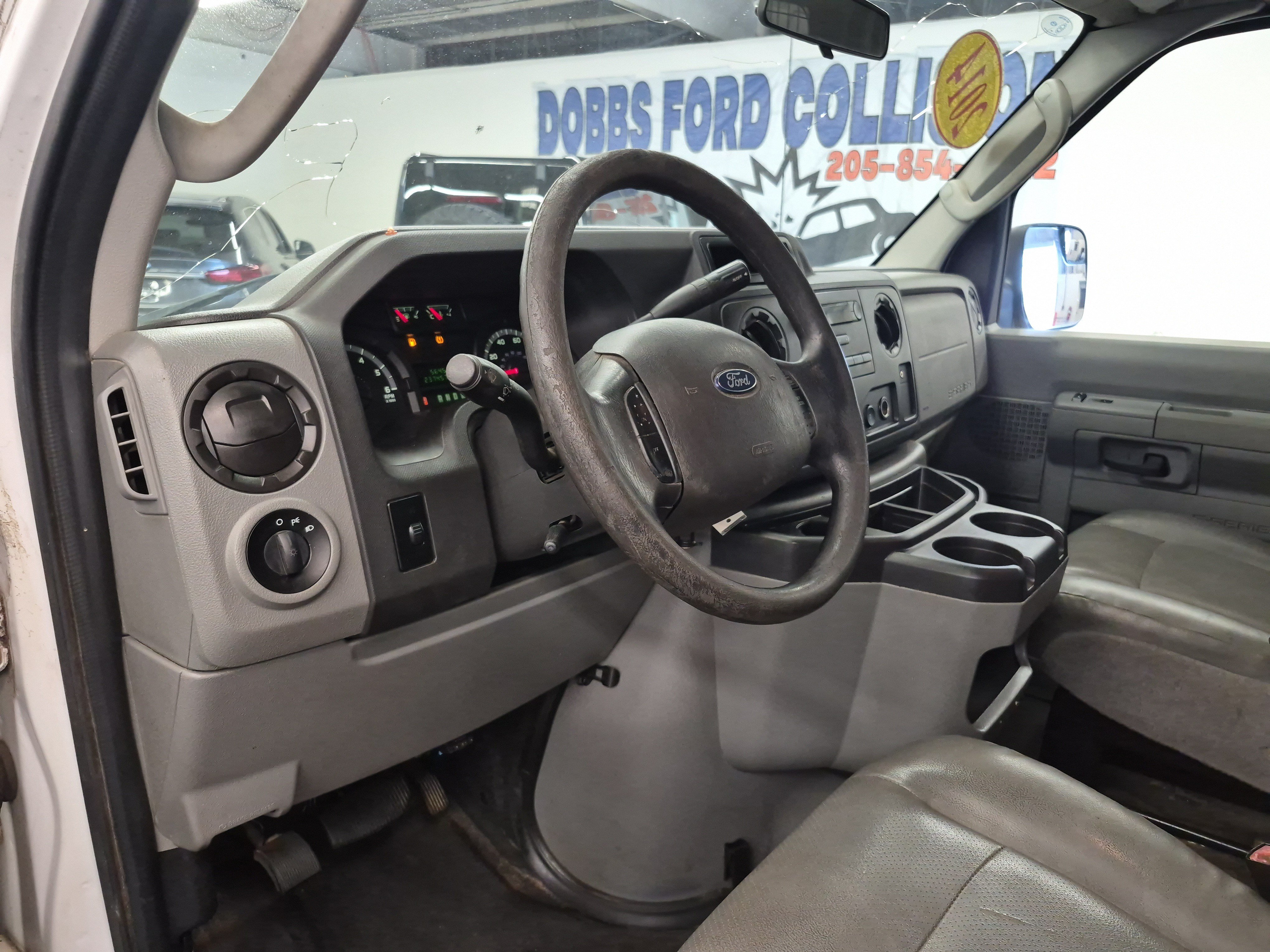 Used 2014 Ford E-250 and Econoline 250 RWD image 11
