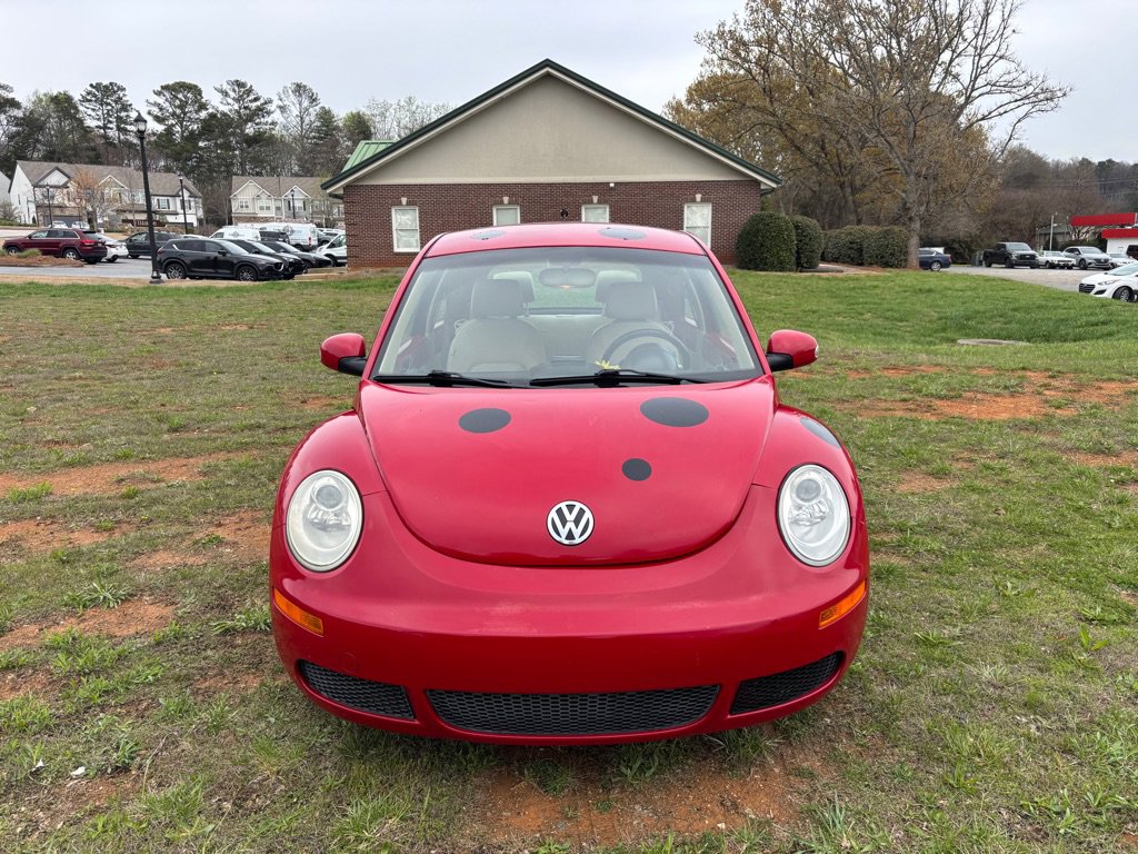 Used 2009 Volkswagen Beetle S image 2