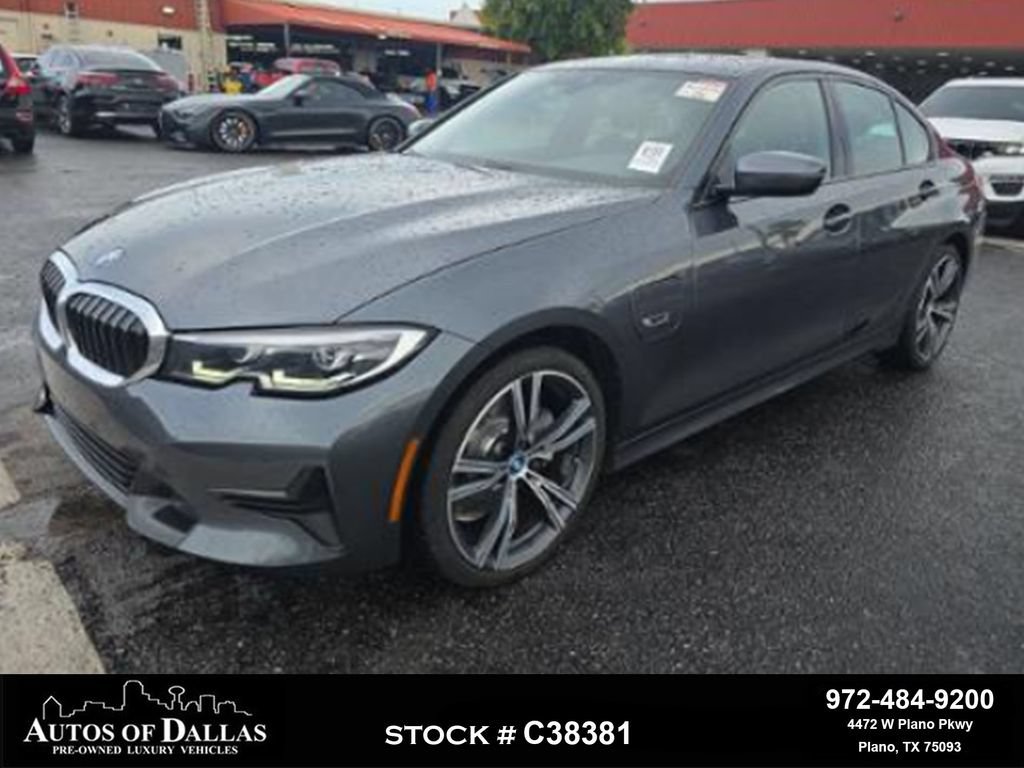 Used 2022 BMW 330e w/ Driving Assistance Package RWD image 1