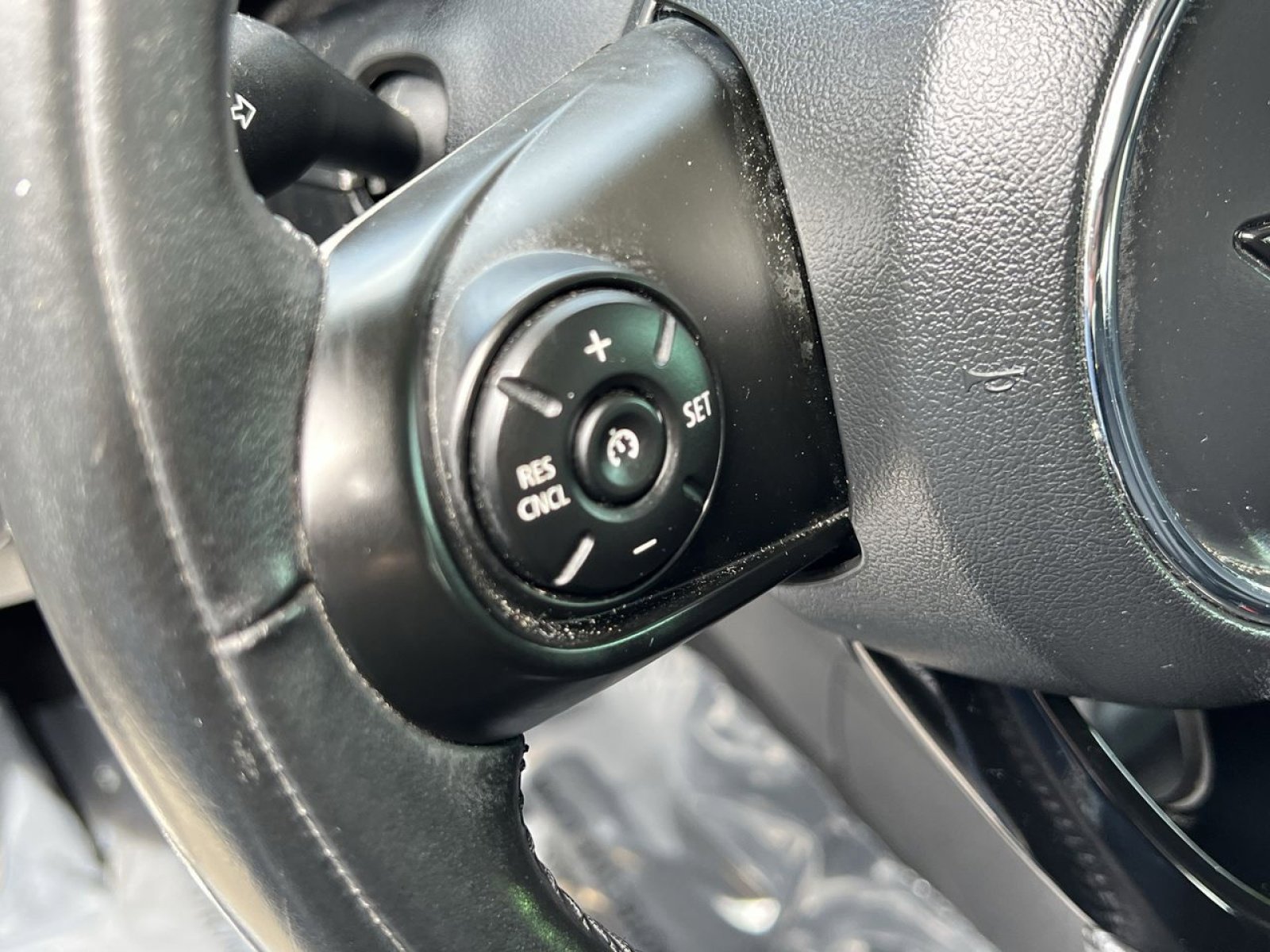 Used 2020 MINI Cooper 4-Door Hardtop w/ Storage Package image 38