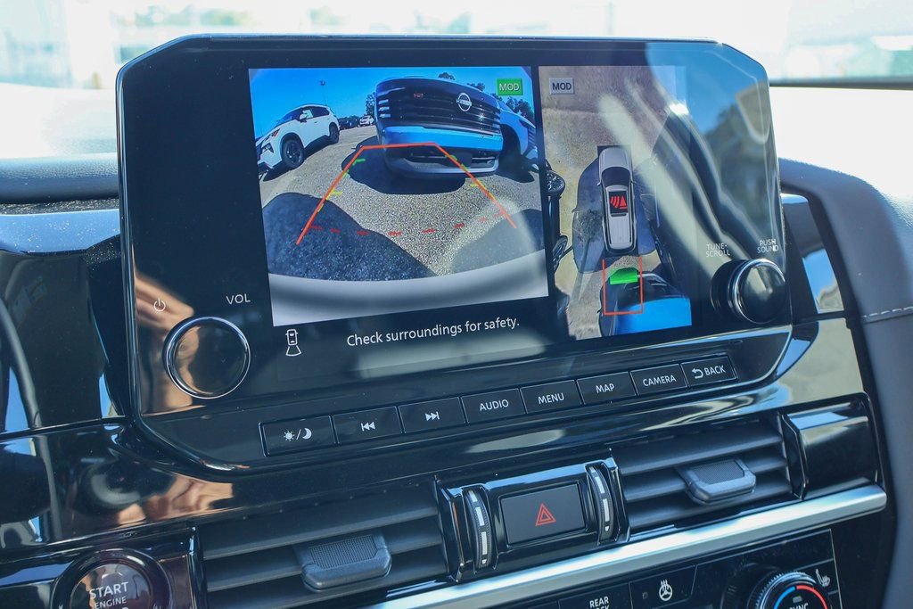 New 2025 Nissan Pathfinder SL image 4