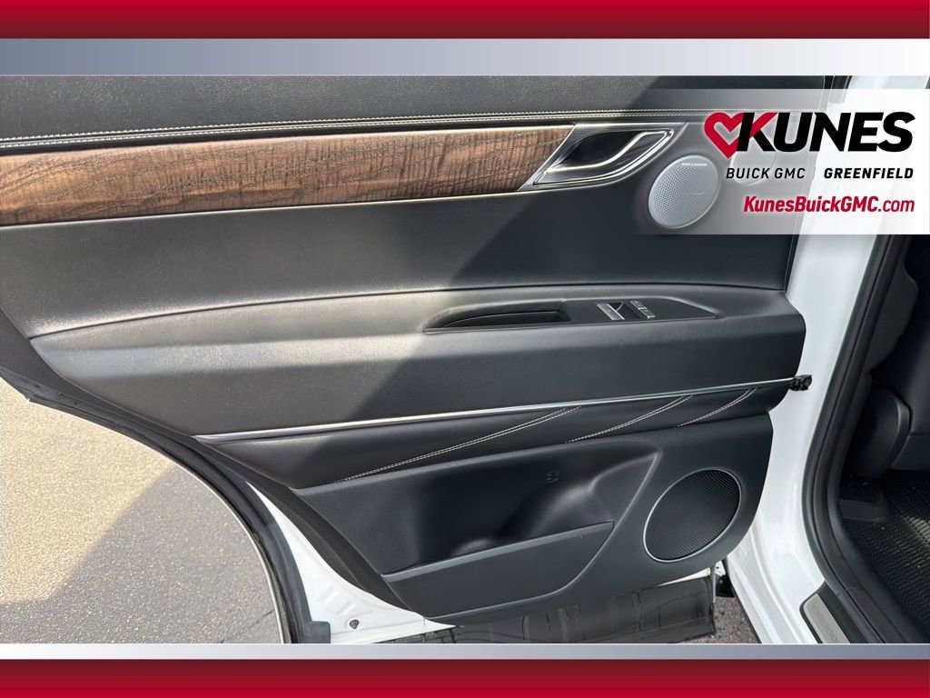 Used 2025 Genesis GV80 2.5T Prestige image 45