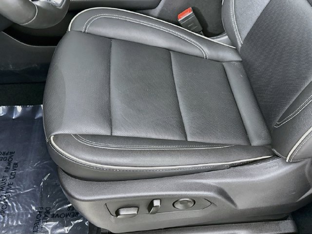 Used 2025 GMC Yukon Elevation AWD/4WD image 20