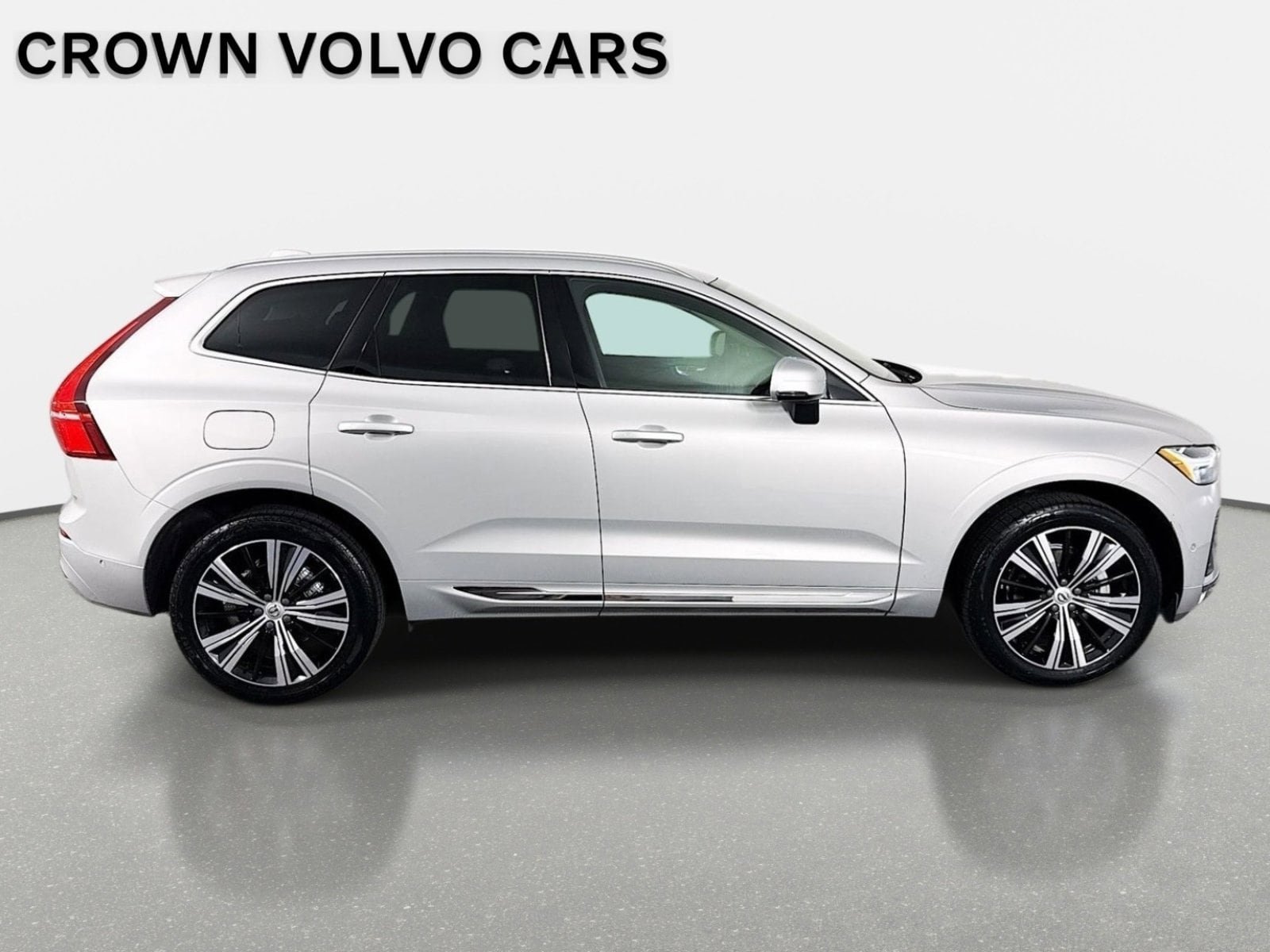 Used 2023 Volvo XC60 B5 Plus w/ Protection Package Premier AWD/4WD image 4