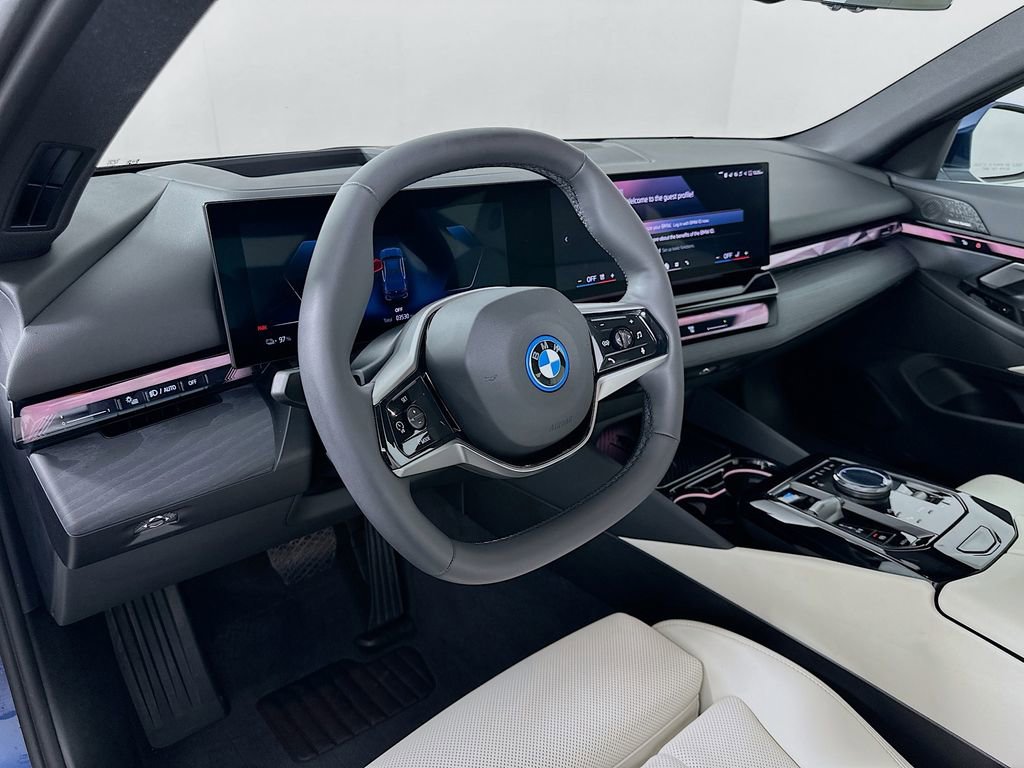 Used 2026 BMW i5 eDrive40 image 9