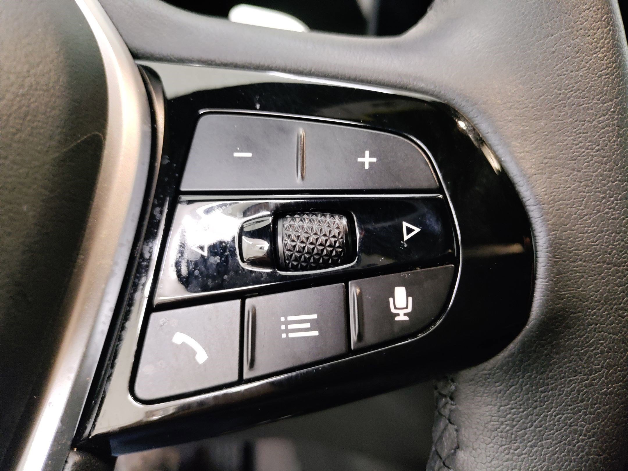 Certified 2023 BMW 530e image 17