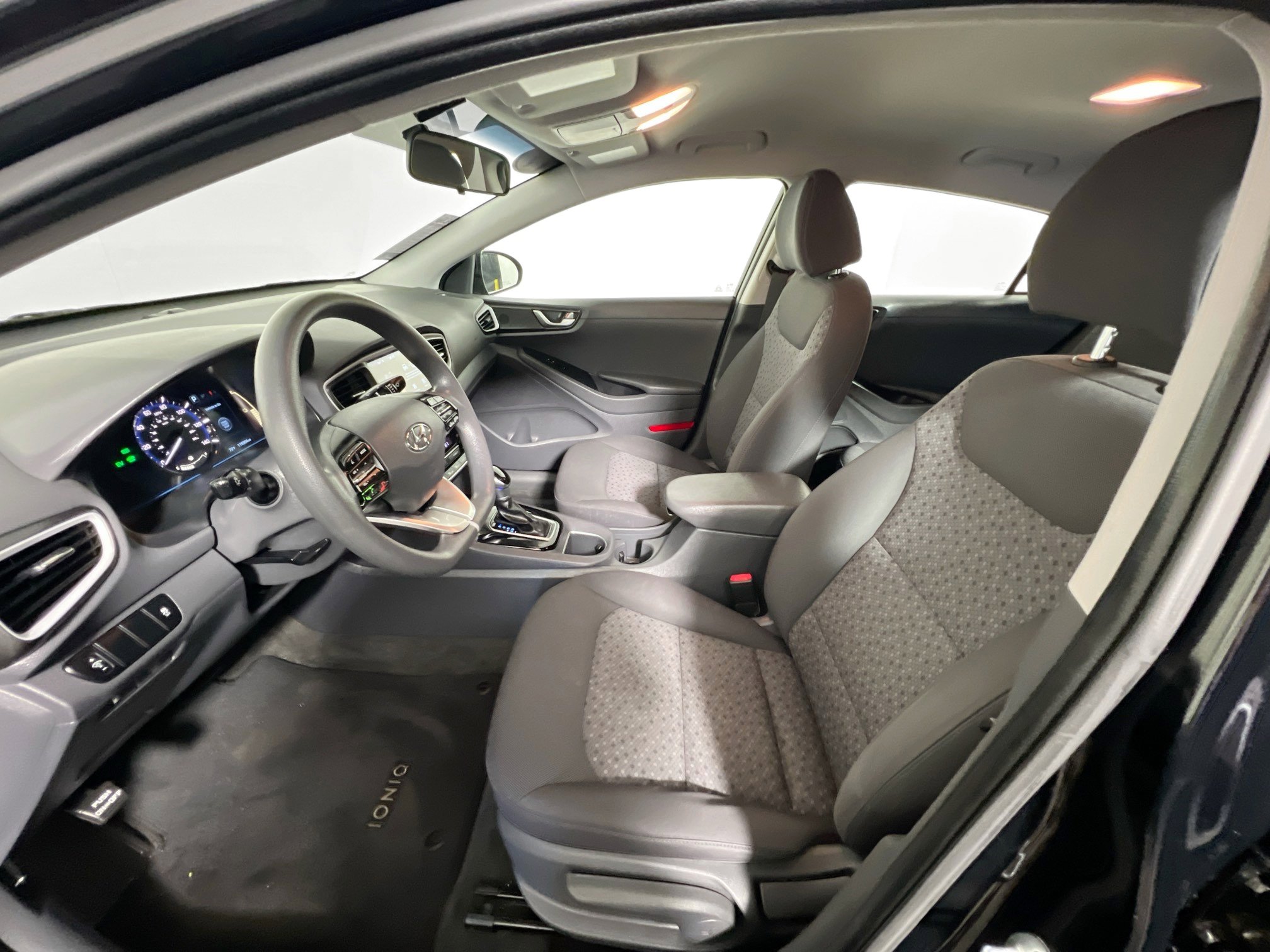 Used 2017 Hyundai Ioniq Blue image 14