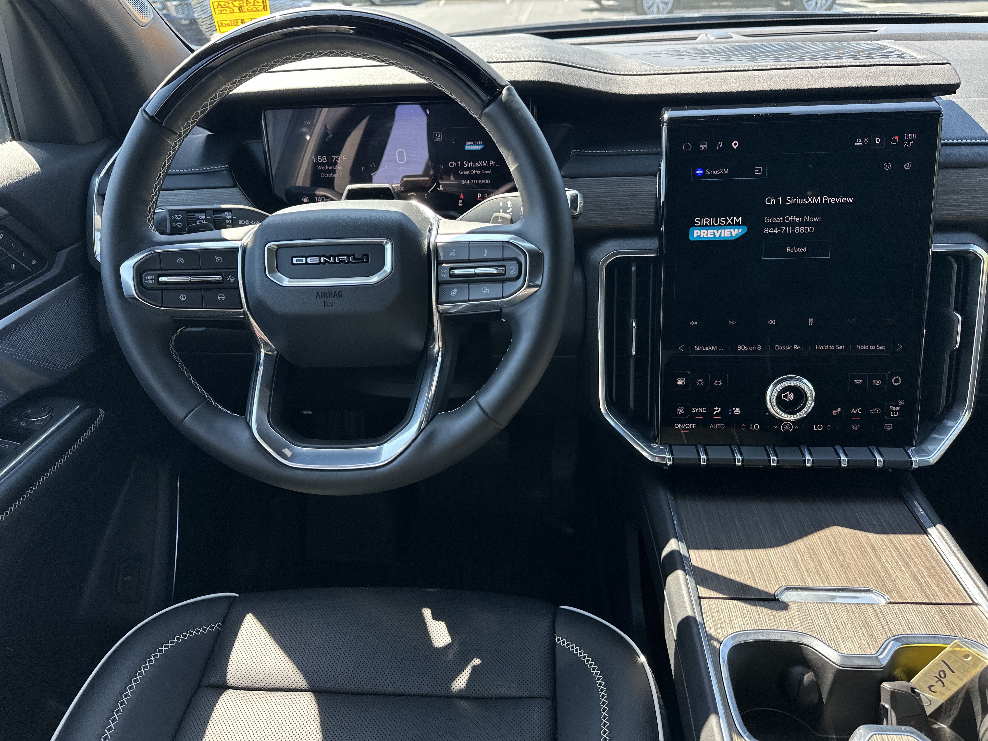 Used 2025 GMC Acadia Denali w/ Super Cruise Package FWD image 17