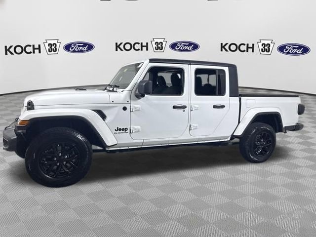 Used 2021 Jeep Gladiator Sport image 4