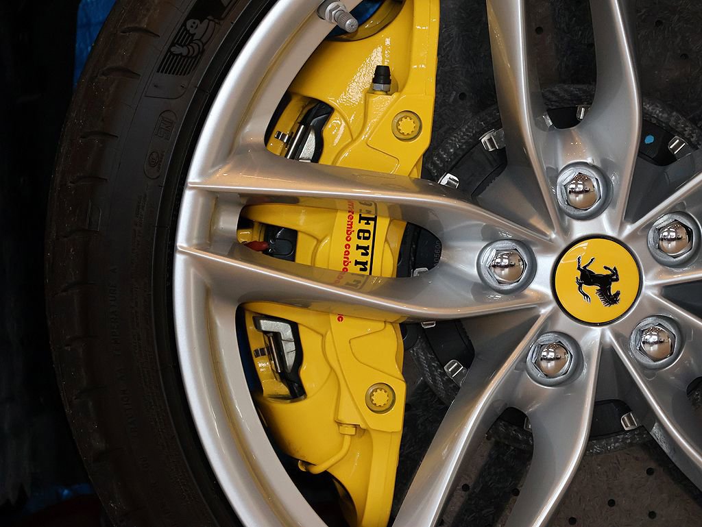 Certified 2017 Ferrari 488 Spider RWD image 11