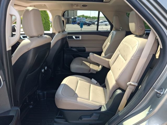 Used 2020 Ford Explorer XLT w/ Equipment Group 202A AWD/4WD image 10