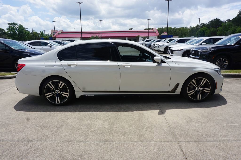 Used 2018 BMW 750i w/ Executive Package RWD image 22