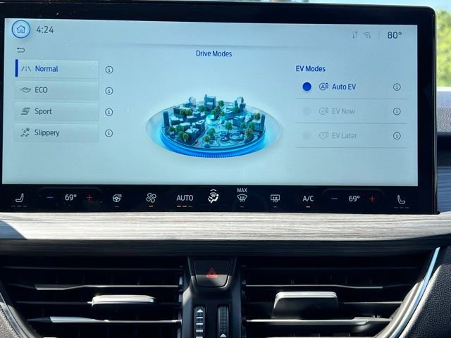 New 2025 Ford Escape SE w/ PHEV Premium Package image 36