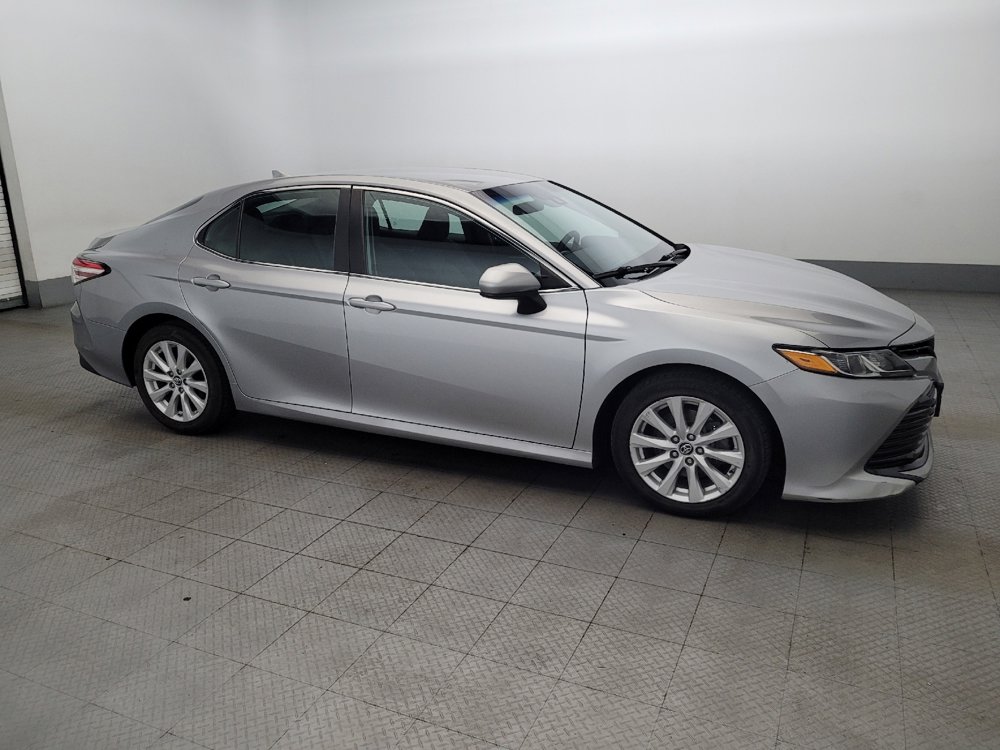 Used 2019 Toyota Camry LE image 11