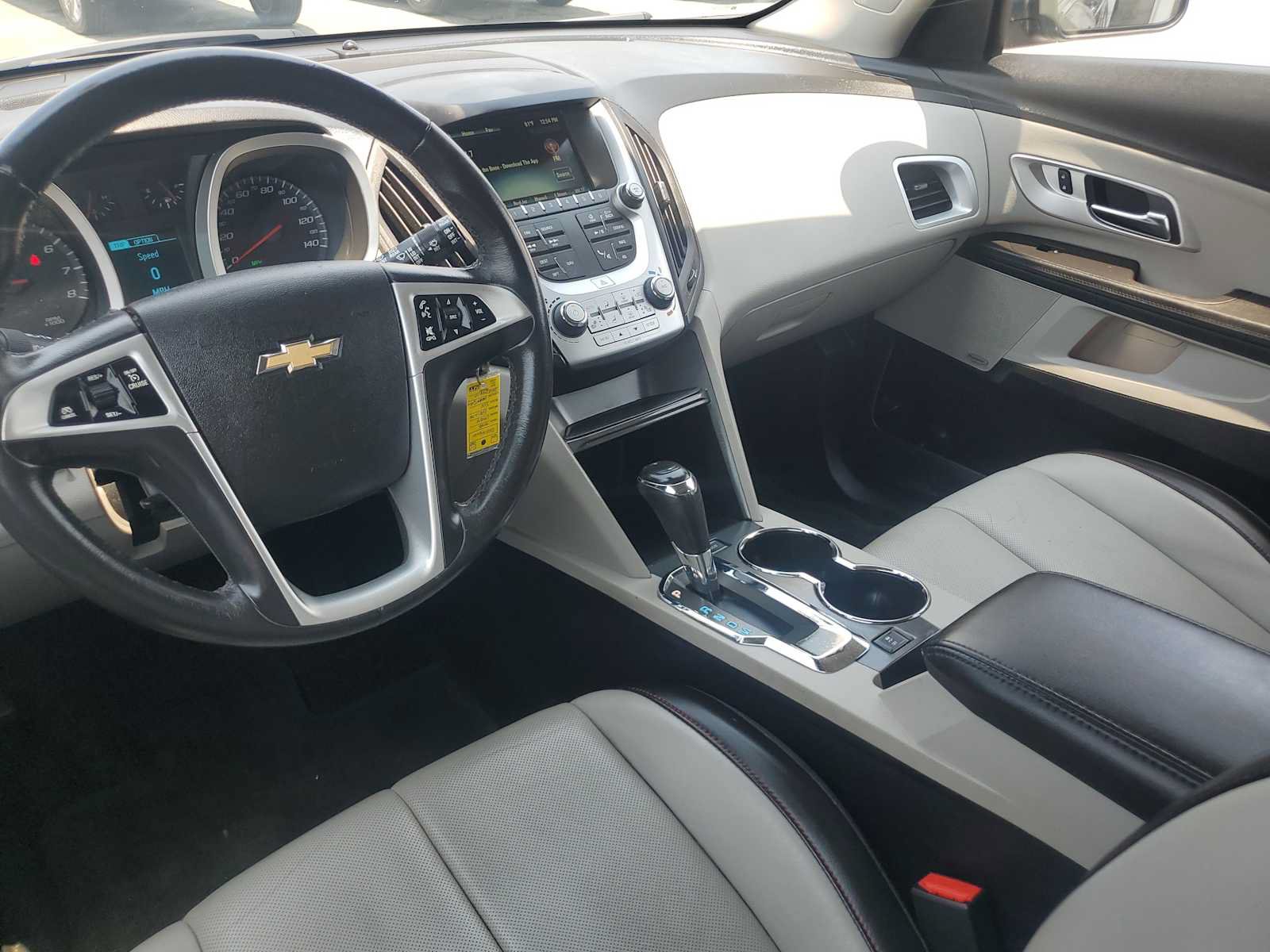 Used 2016 Chevrolet Equinox LTZ w/ Enhanced Convenience Package FWD image 16