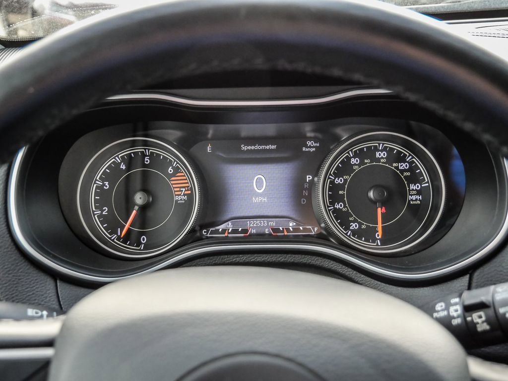 Used 2020 Jeep Cherokee Limited FWD image 38