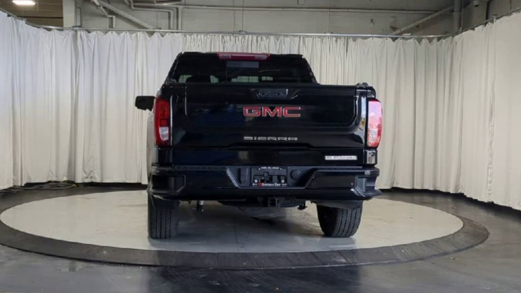 Used 2023 GMC Sierra 1500 Elevation w/ Preferred Package AWD/4WD image 9