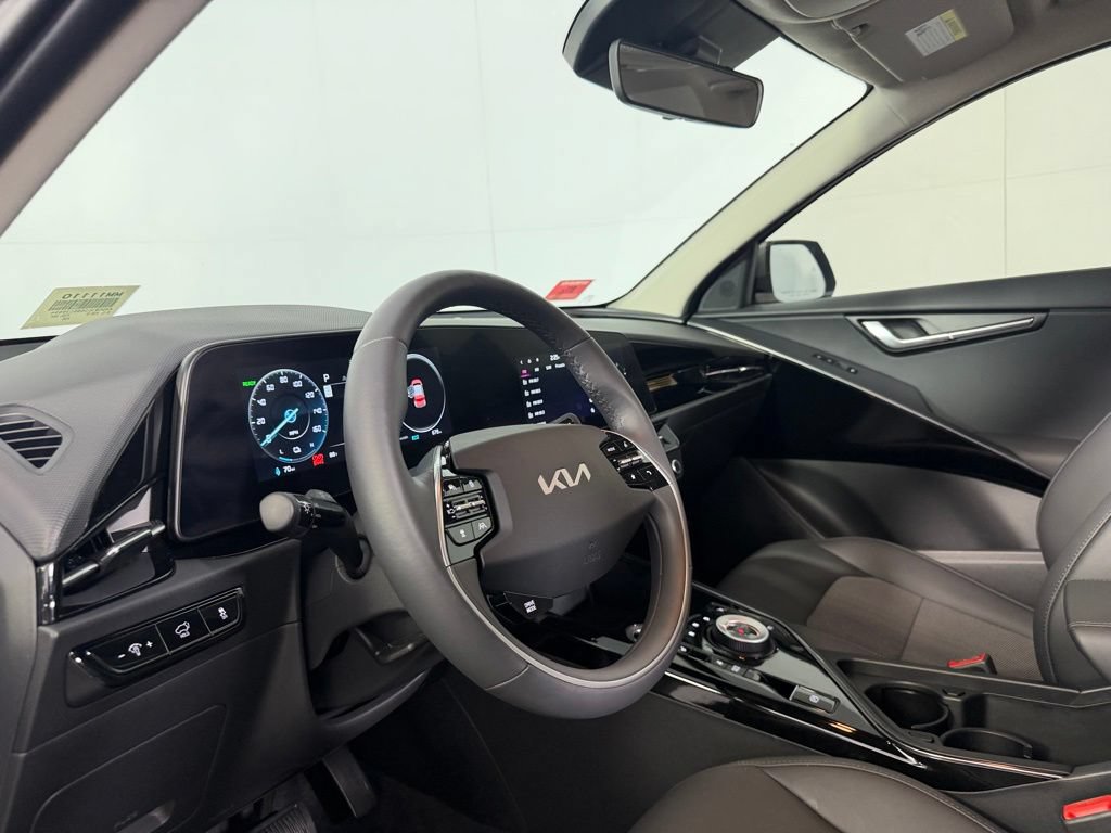 Used 2025 Kia Niro Wind w/ Wind Preserve Package FWD image 15