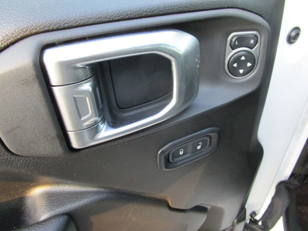 Used 2024 Jeep Gladiator Willys image 31